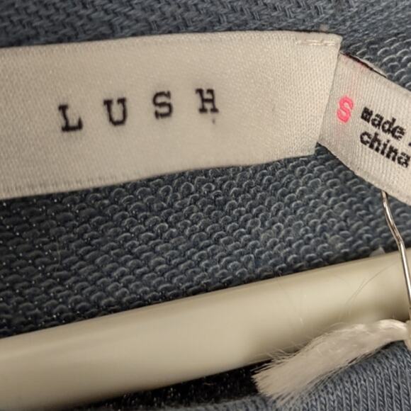 Lush Cold Shoulder Lace Detail Crewneck Sweater Size Small - Picture 5 of 15